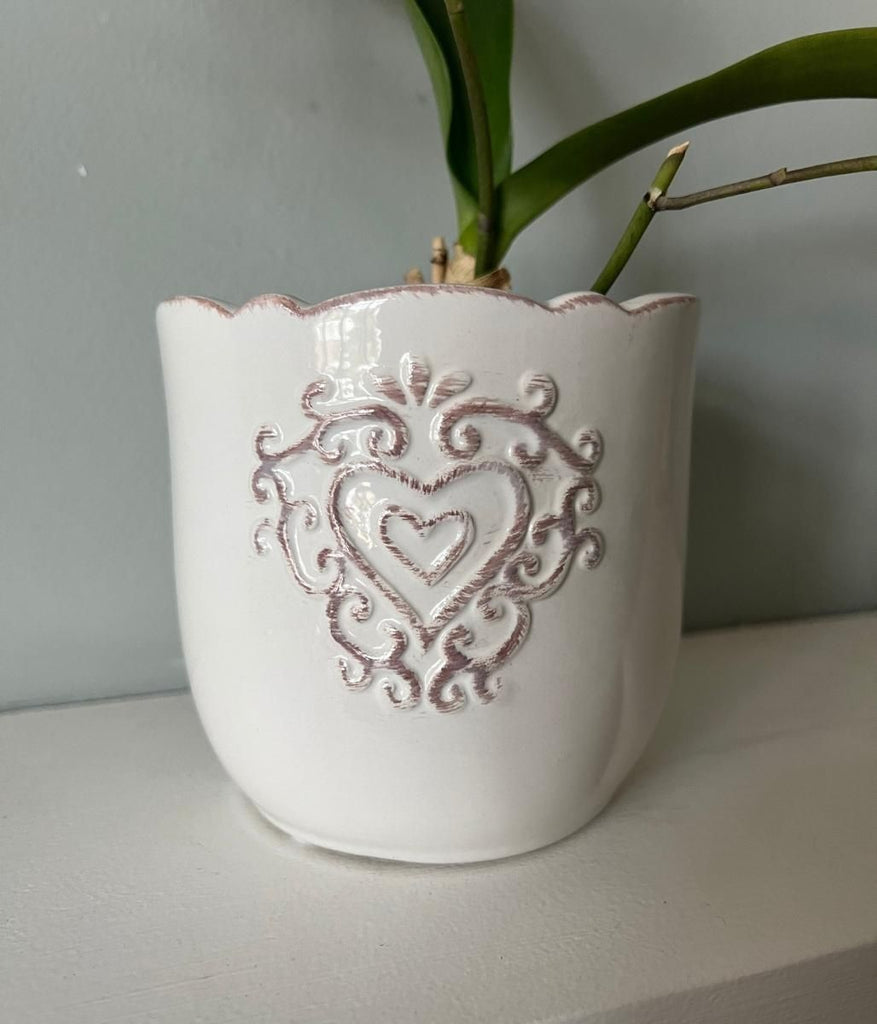 Embossed Heart Ceramic Pot – Highstreet Outlet UK