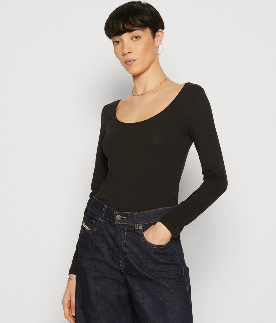 Black Scoop Neck Long Sleeve Top