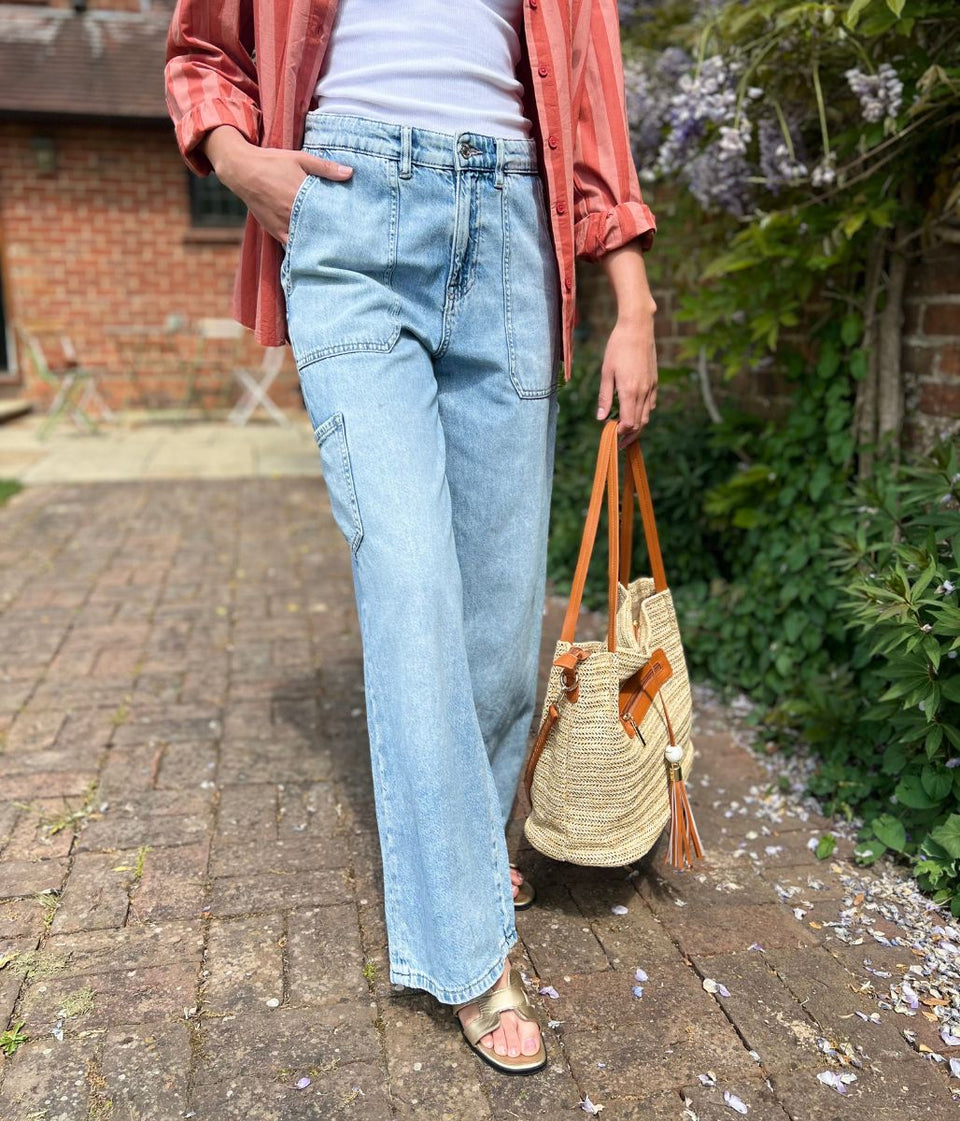 Relaxed Wide Leg Carpenter Jeans