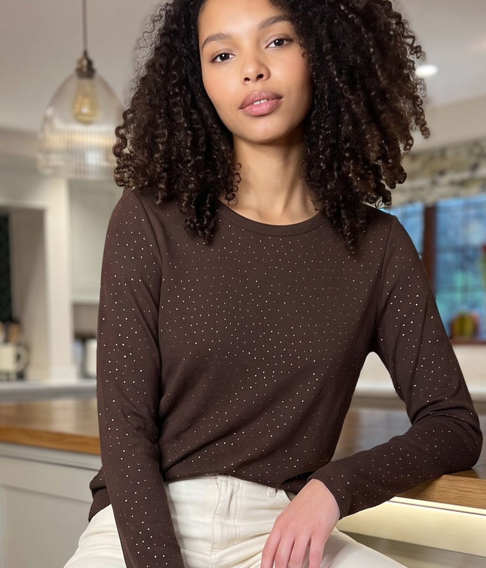 Brown sparkle jersey top - model close up