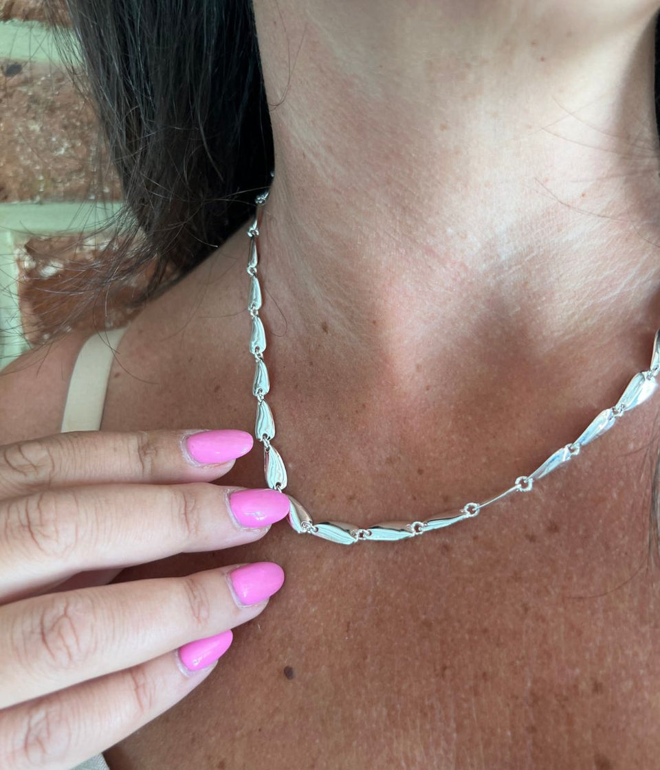Silver Teardrop Link Necklace