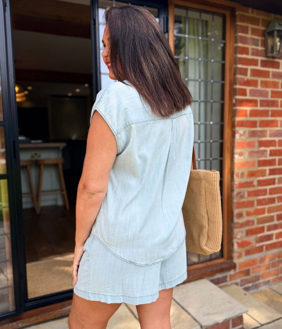 Chambray Sleeveless Shirt