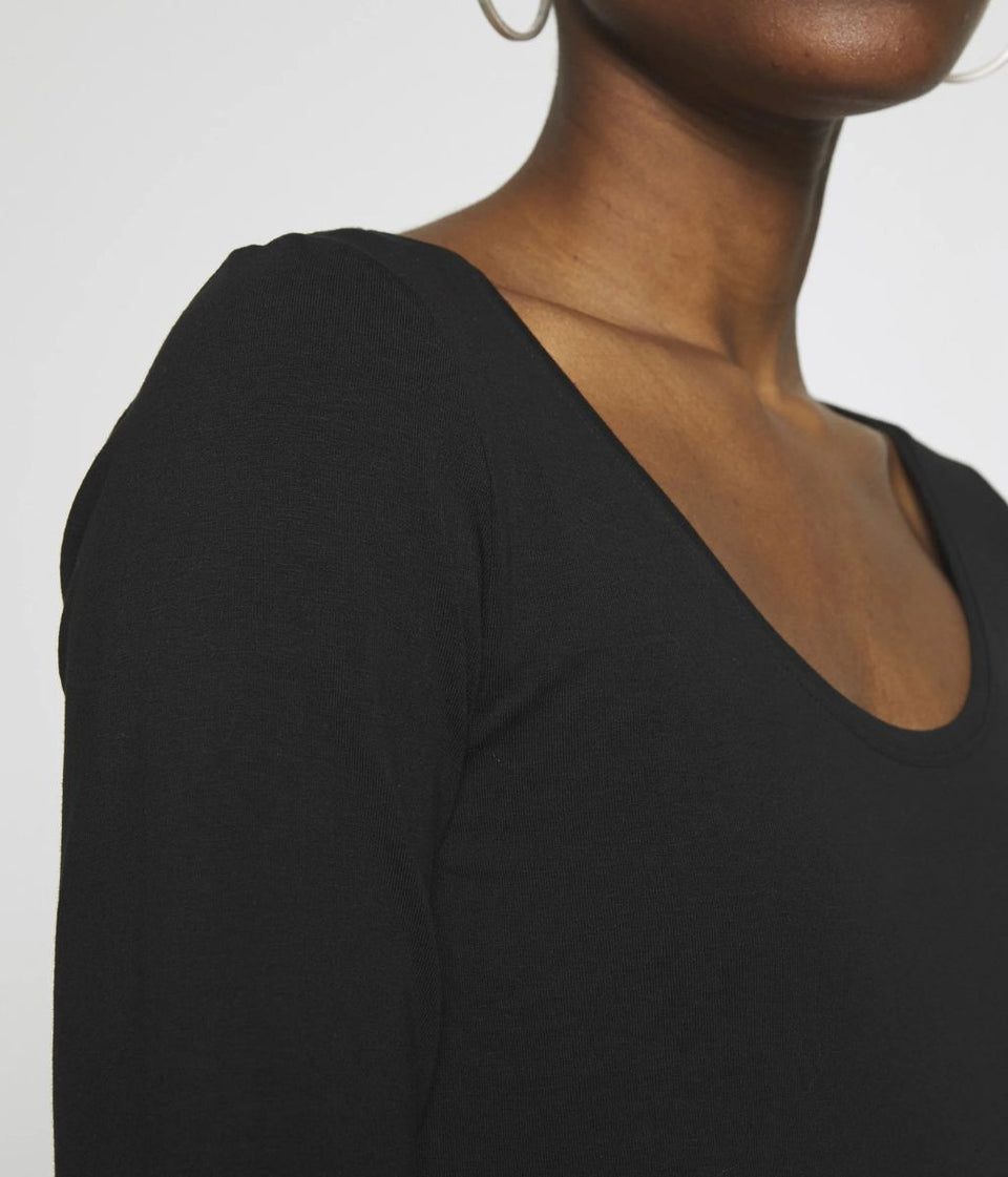 Black Scoop Neck Long Sleeve Top