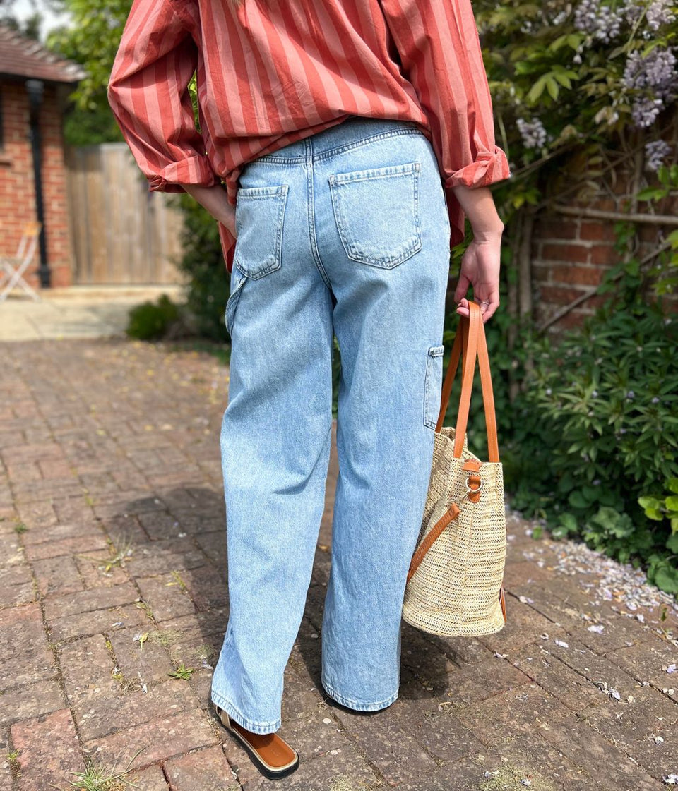 Relaxed Wide Leg Carpenter Jeans