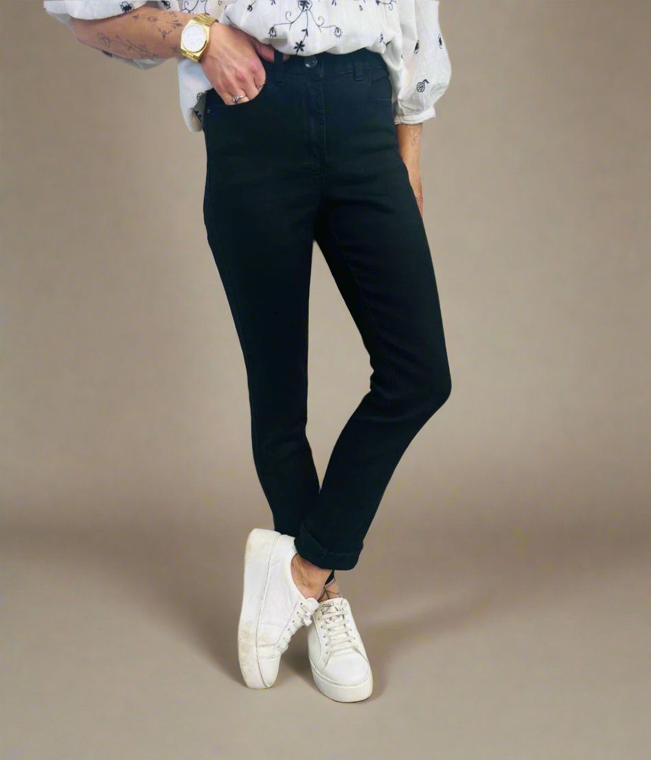 black stretch jeans