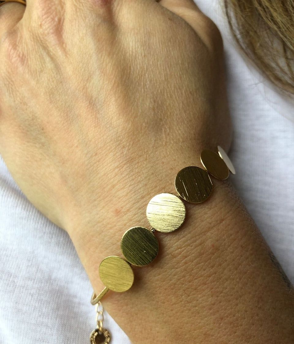 Gold Junia Circle Bracelet