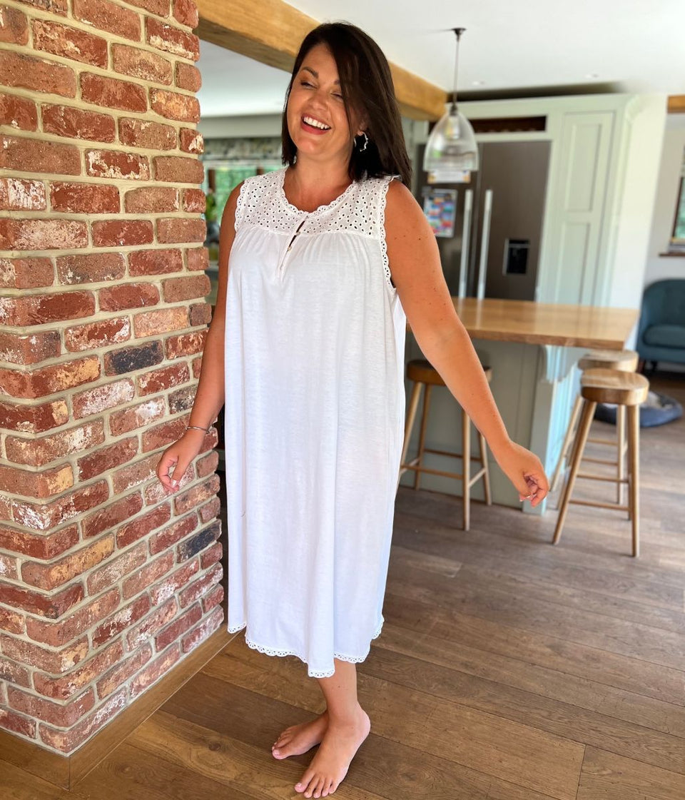 White Cotton Sleeveless Nightdress