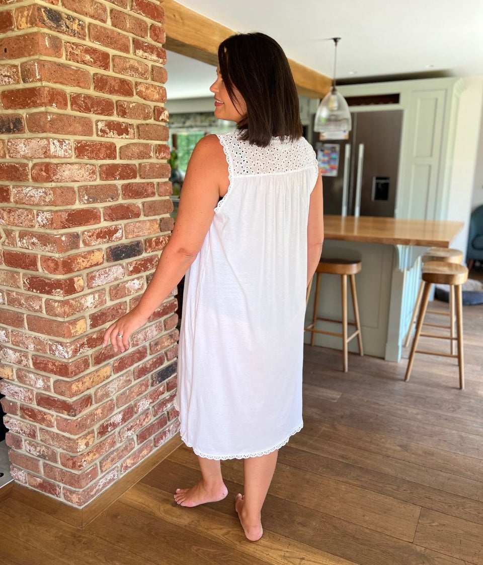 White Cotton Sleeveless Nightdress
