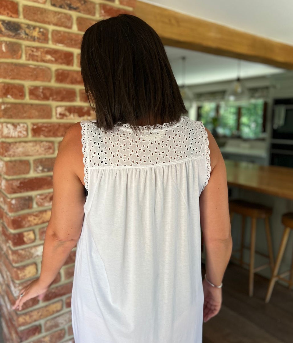 White Cotton Sleeveless Nightdress