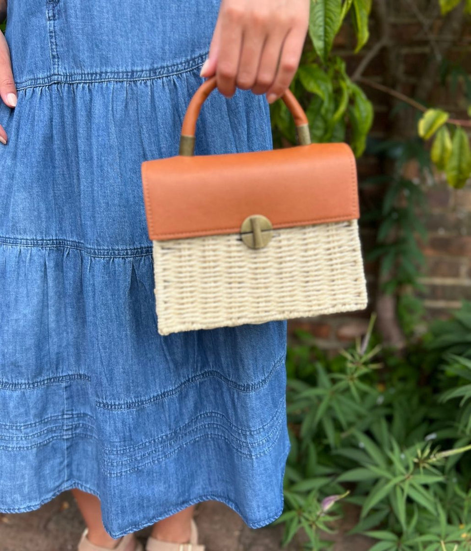 Ecru Basket Weave Raffia Box Bag