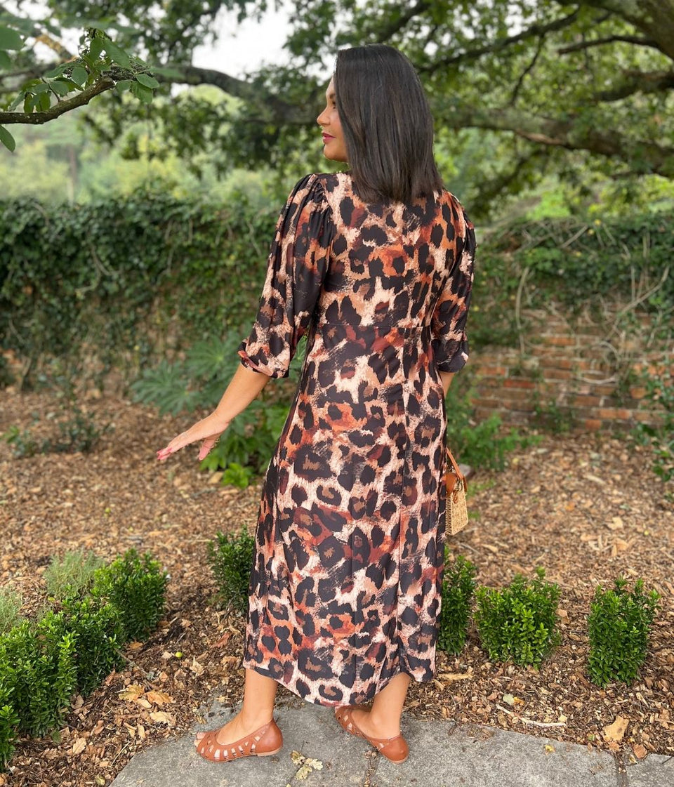 Leopard Print Gathered Stretch Midi Dress