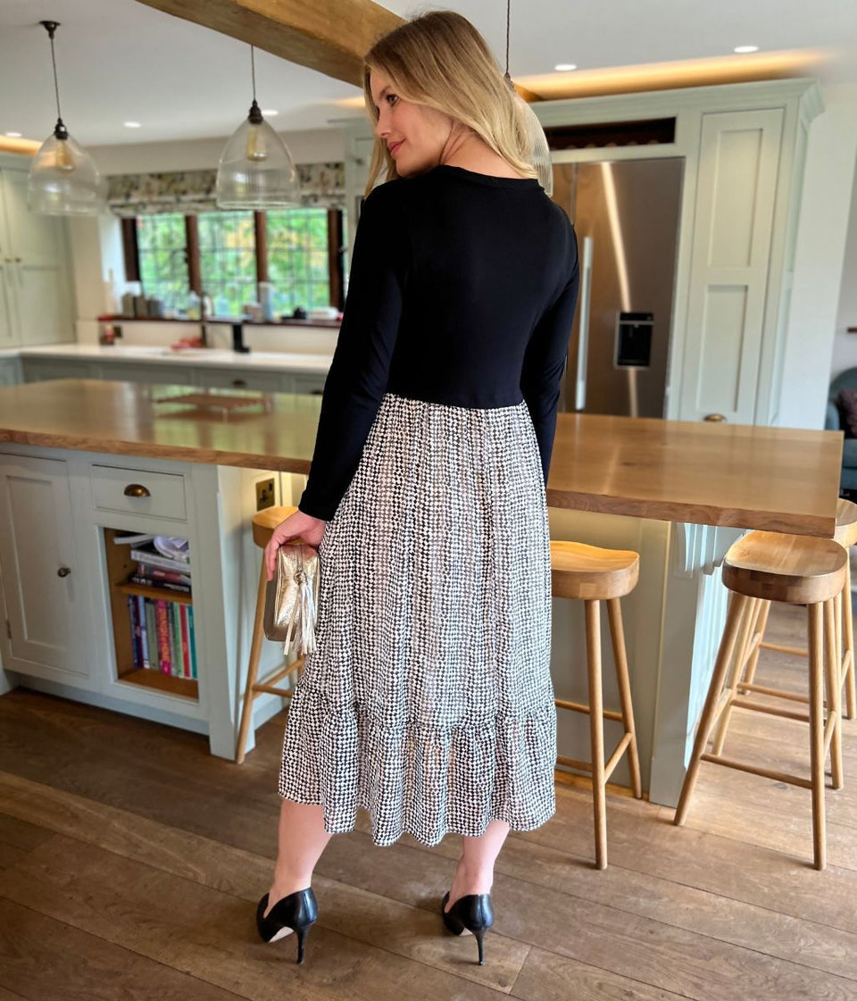 Monochrome Print Contrast Tiered Midi Dress