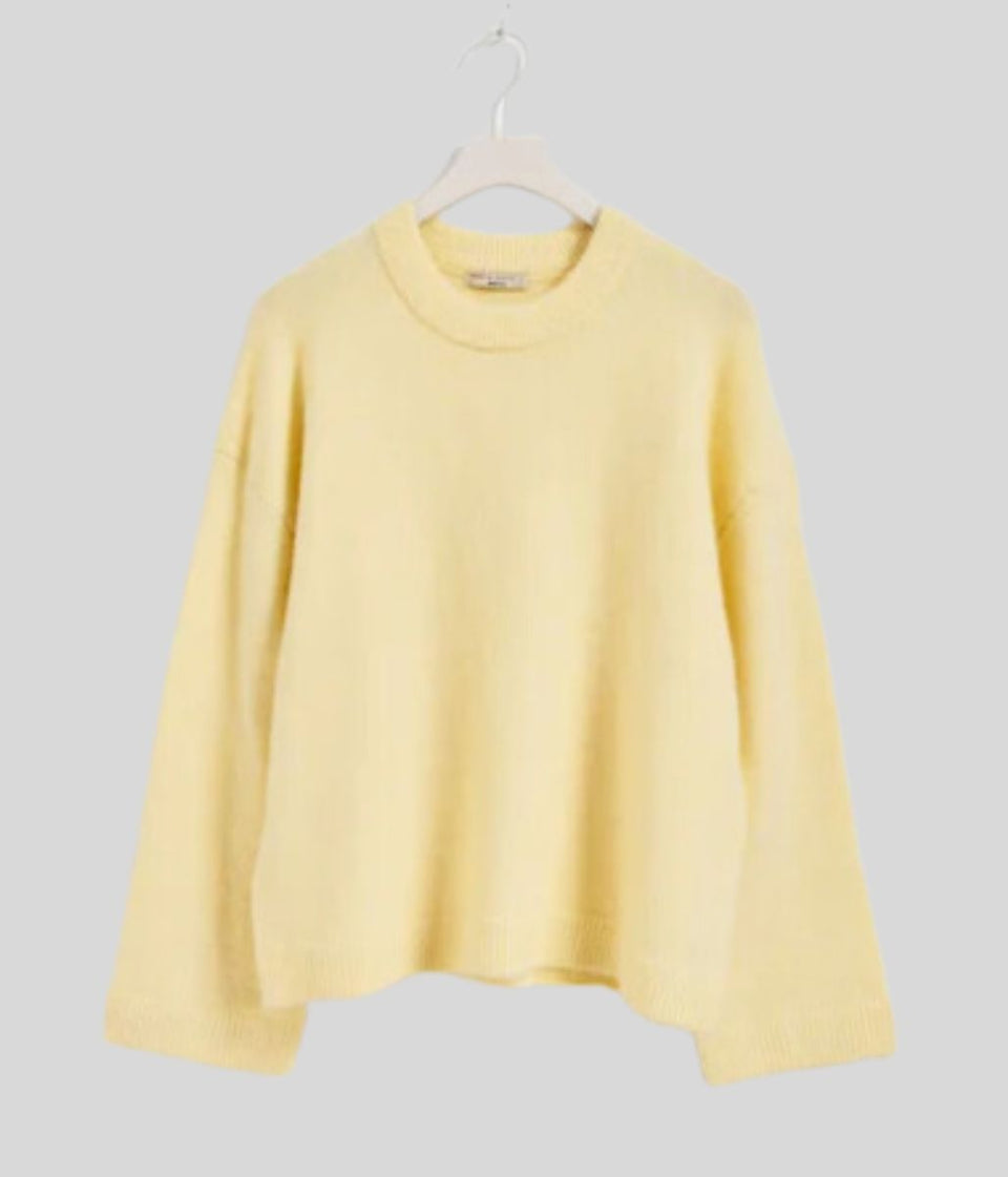 Pale Yellow Premium Knitwear