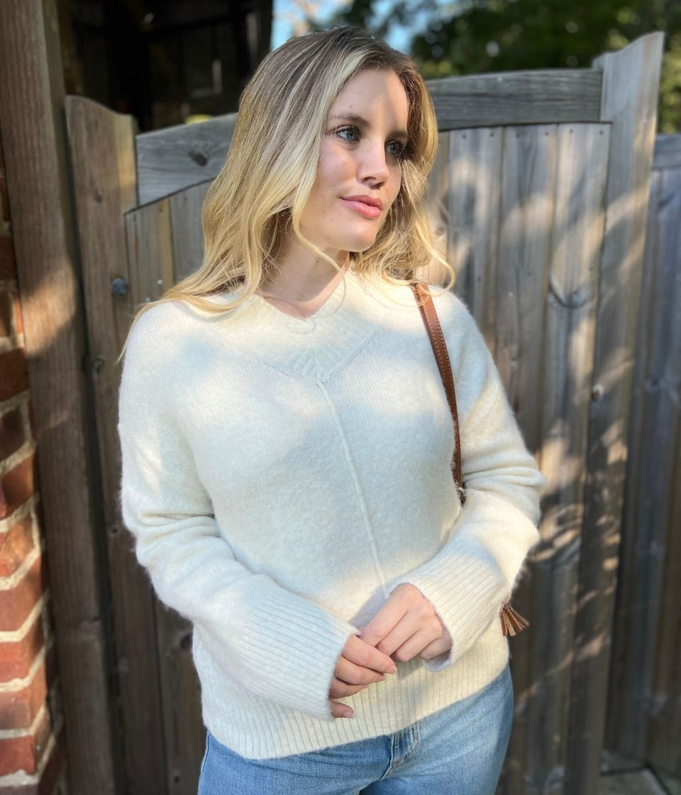 Ecru Wool Blend V Neck Jumper