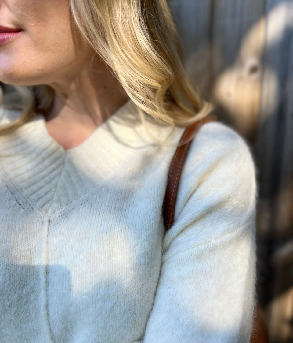 Ecru Wool Blend V Neck Jumper