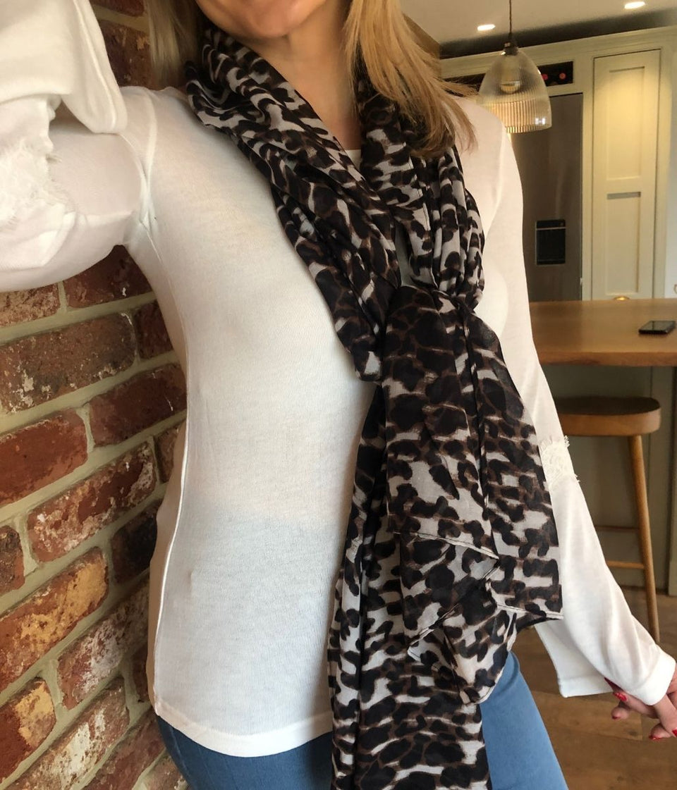 Ivory Top & Leopard Print Scarf Set