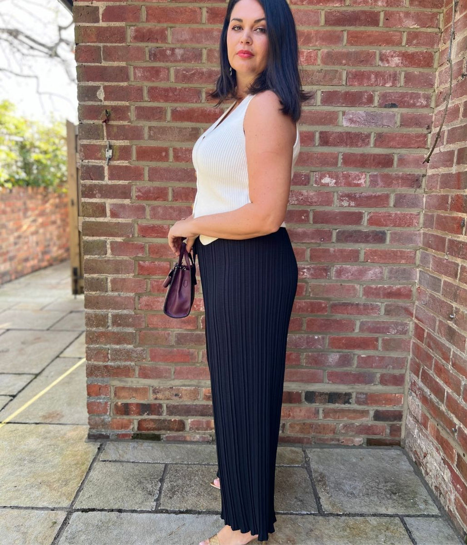 Black Pleated Trousers