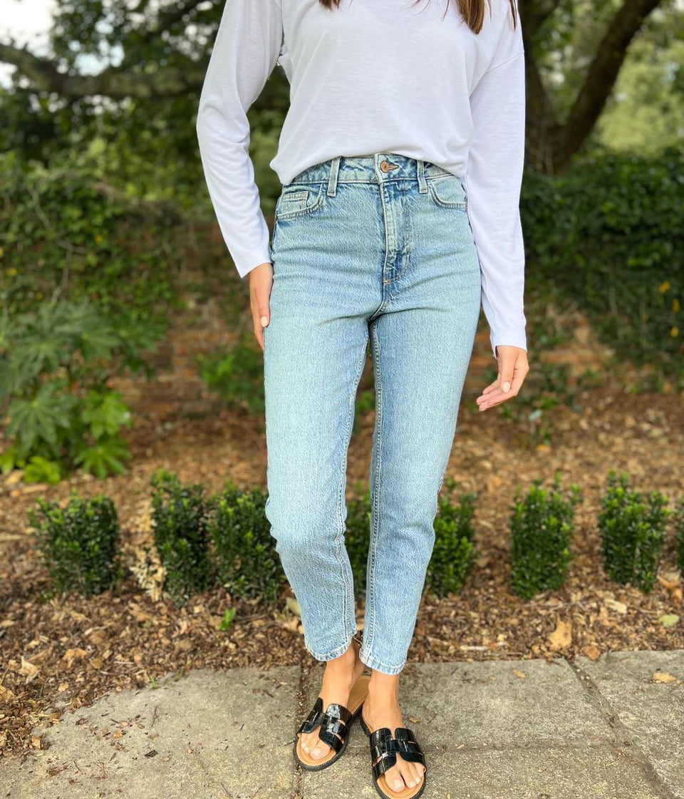 Vintage Tori Slim Fit Mom Jeans