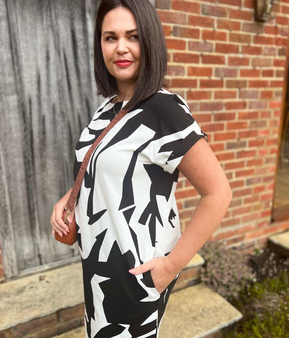 Black & White Graphic Shift Dress