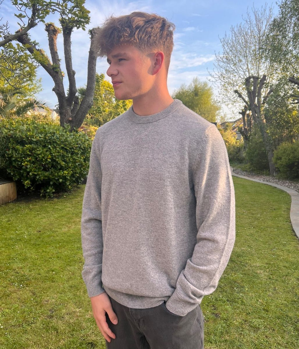 Grey Men's Extra Fine Lambswool Jumper