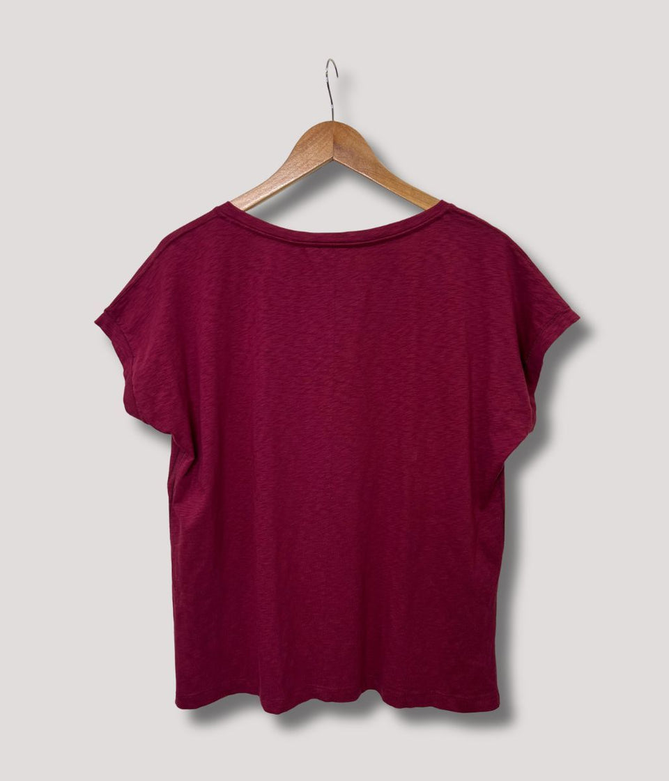 Wine Nelly Printed Notch Neck Tee