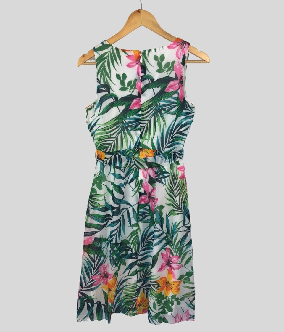 Billie & Blossom Tropical Dress 4 6