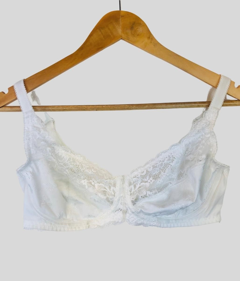 White Lace Trim Flower Non Padded Full Cup Bra Seconds