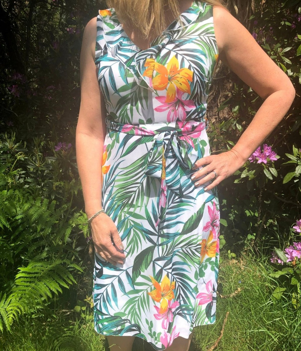 Billie & Blossom Tropical Dress 4 6